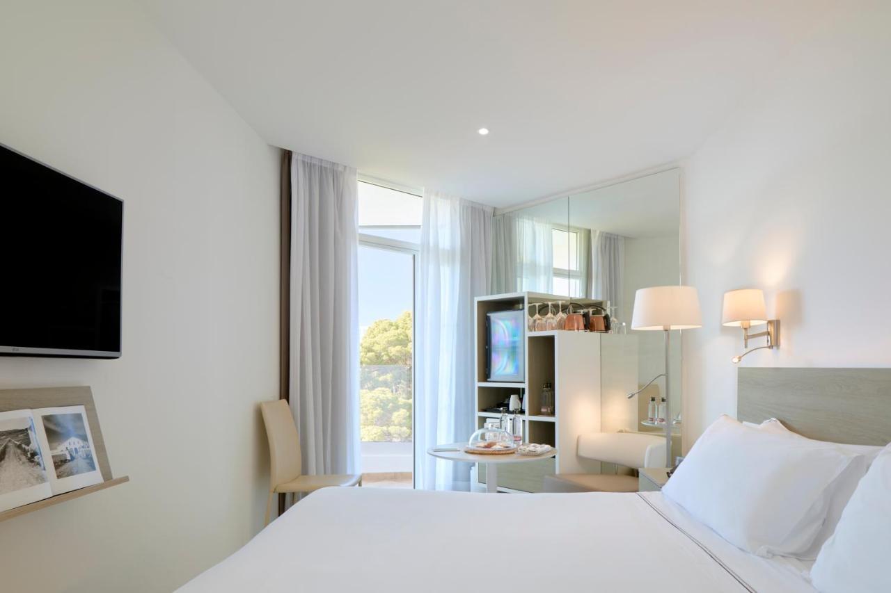 Melia Cala Galdana Ξενοδοχείο Cala Galdana  Εξωτερικό φωτογραφία A room at the hotel