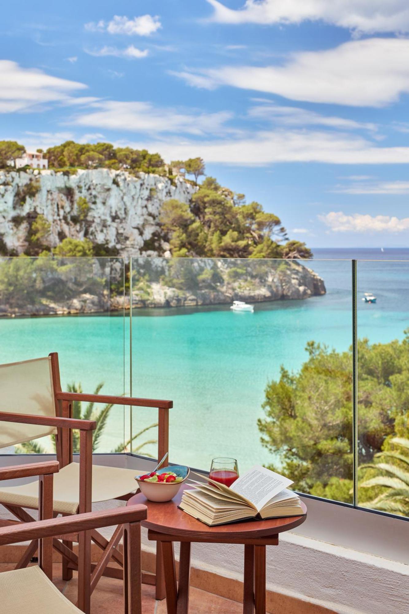 Melia Cala Galdana Ξενοδοχείο Cala Galdana  Εξωτερικό φωτογραφία A glass balustrade