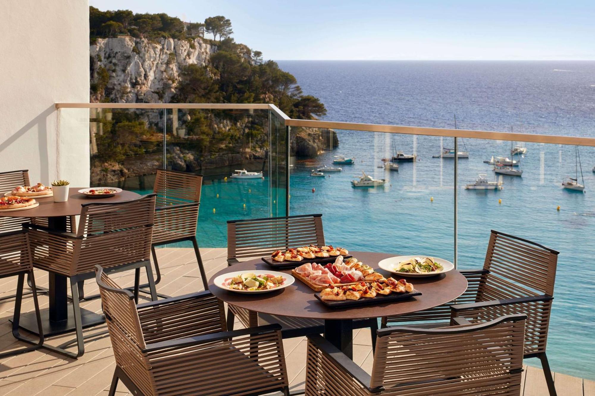 Melia Cala Galdana Ξενοδοχείο Cala Galdana  Εξωτερικό φωτογραφία A typical balcony at the hotel