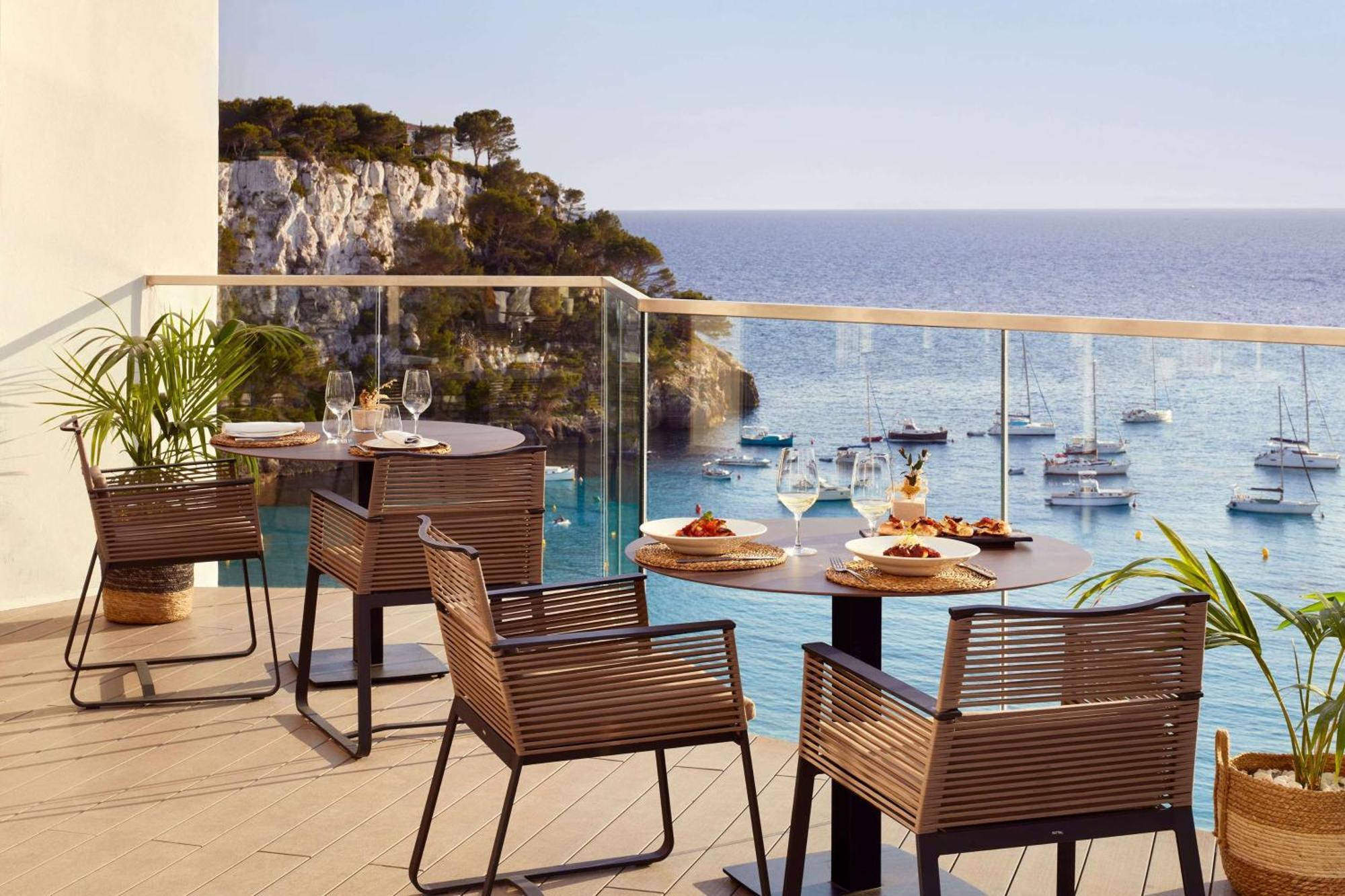 Melia Cala Galdana Ξενοδοχείο Cala Galdana  Εξωτερικό φωτογραφία Terrace at the hotel